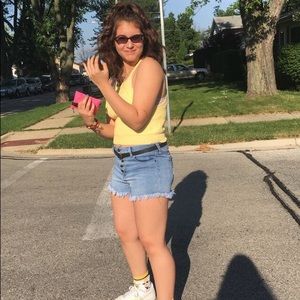 Meet your Posher, Crystal